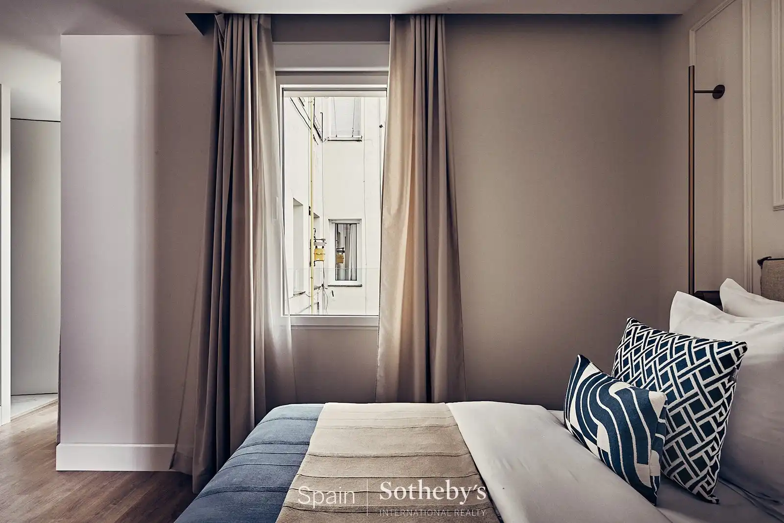 Dormitori de Apartament en venda en Madrid amb Aire condicionat