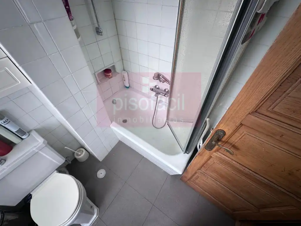 Badezimmer von Wohnung zum Verkauf in Lugo