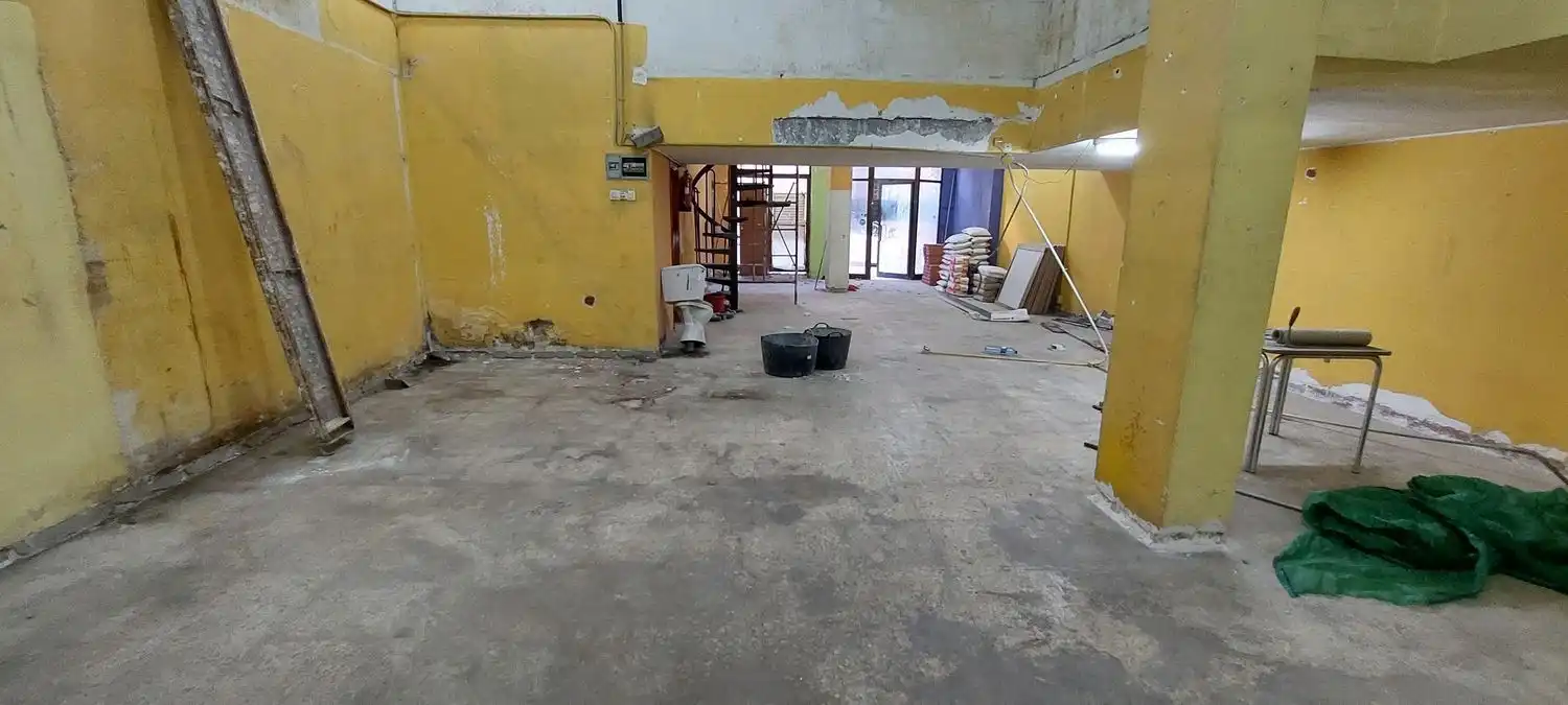 Gewerbefläche zum Verkauf in Avenida Alcoi 113, imagen 2