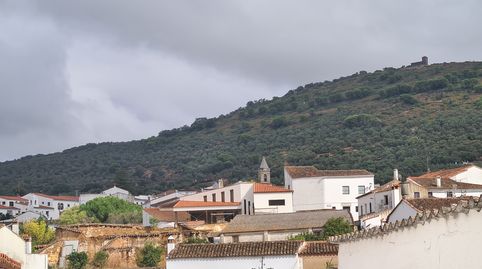 Foto 2 de Casa adosada en venta en Calle Palo Seto, Higuera de la Sierra, Huelva