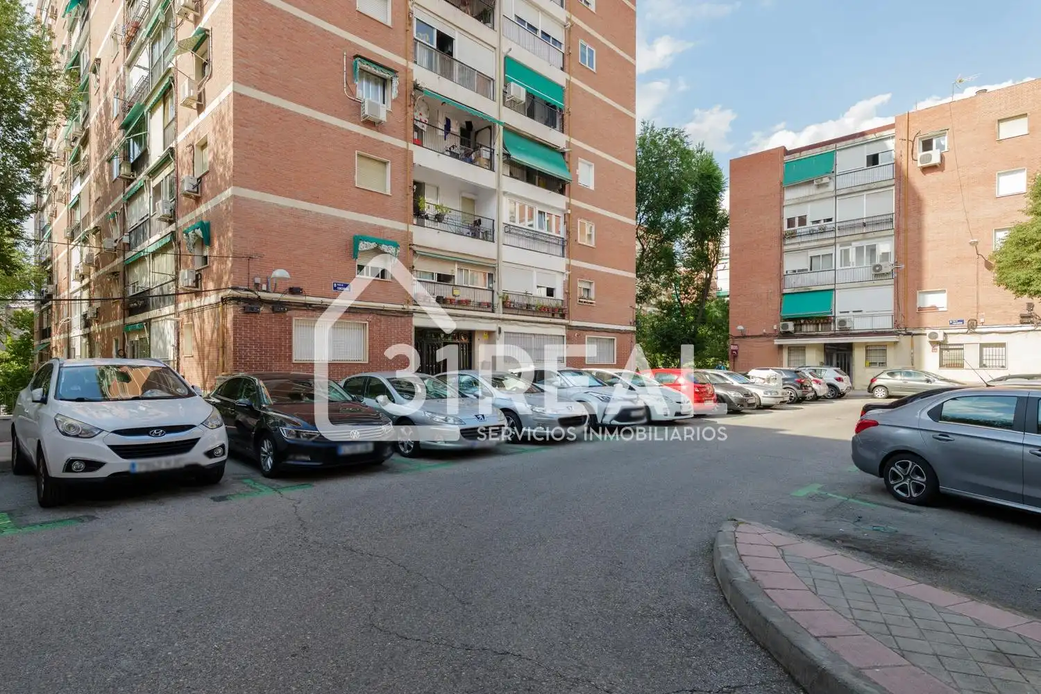 Vista exterior de Piso en venta en Madrid con Calefacción, Parquet y Terraza
