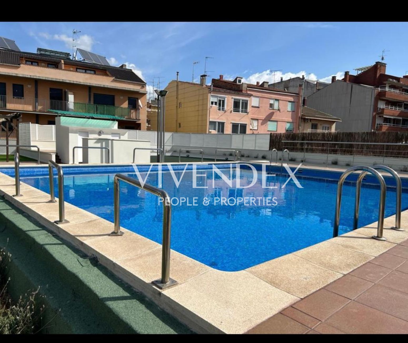 Swimming pool of Flat for sale in Manresa  with Air Conditioner, Heating and Parquet flooring