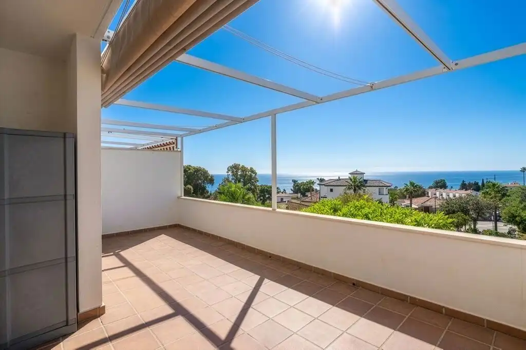 Terrasse von Erdgeschoss zum Verkauf in Benalmádena mit Klimaanlage, Terrasse und Gemeinschaftspool