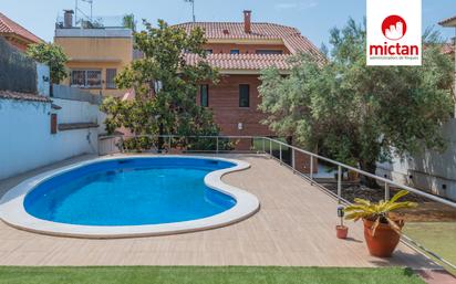 Piscina de Casa o xalet en venda en Sant Just Desvern amb Aire condicionat, Calefacció i Jardí privat