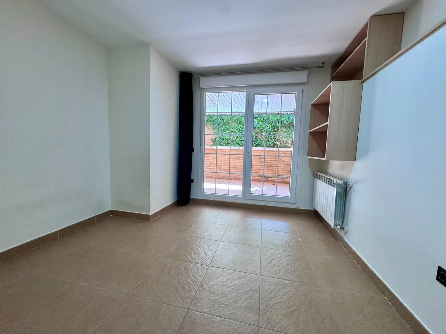 Habitación de Casa adosada en venta en Villanueva de la Cañada con Parquet