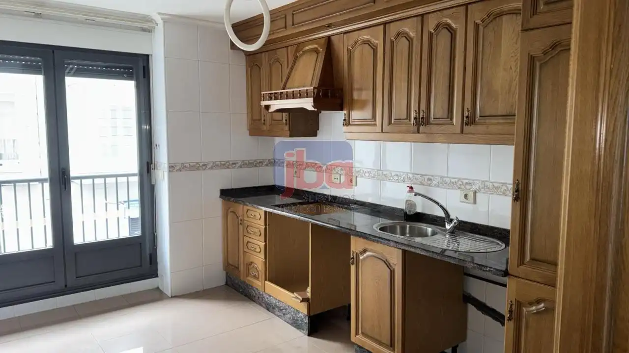 Cocina de Piso en venta en Xinzo de Limia con Calefacción, Trastero y Balcón