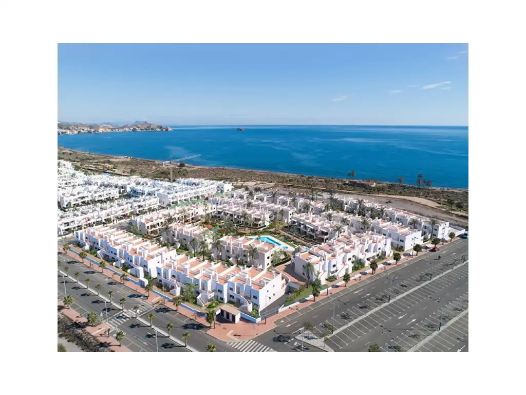 Apartment with pool for sale in Calle Viena, imagen 2