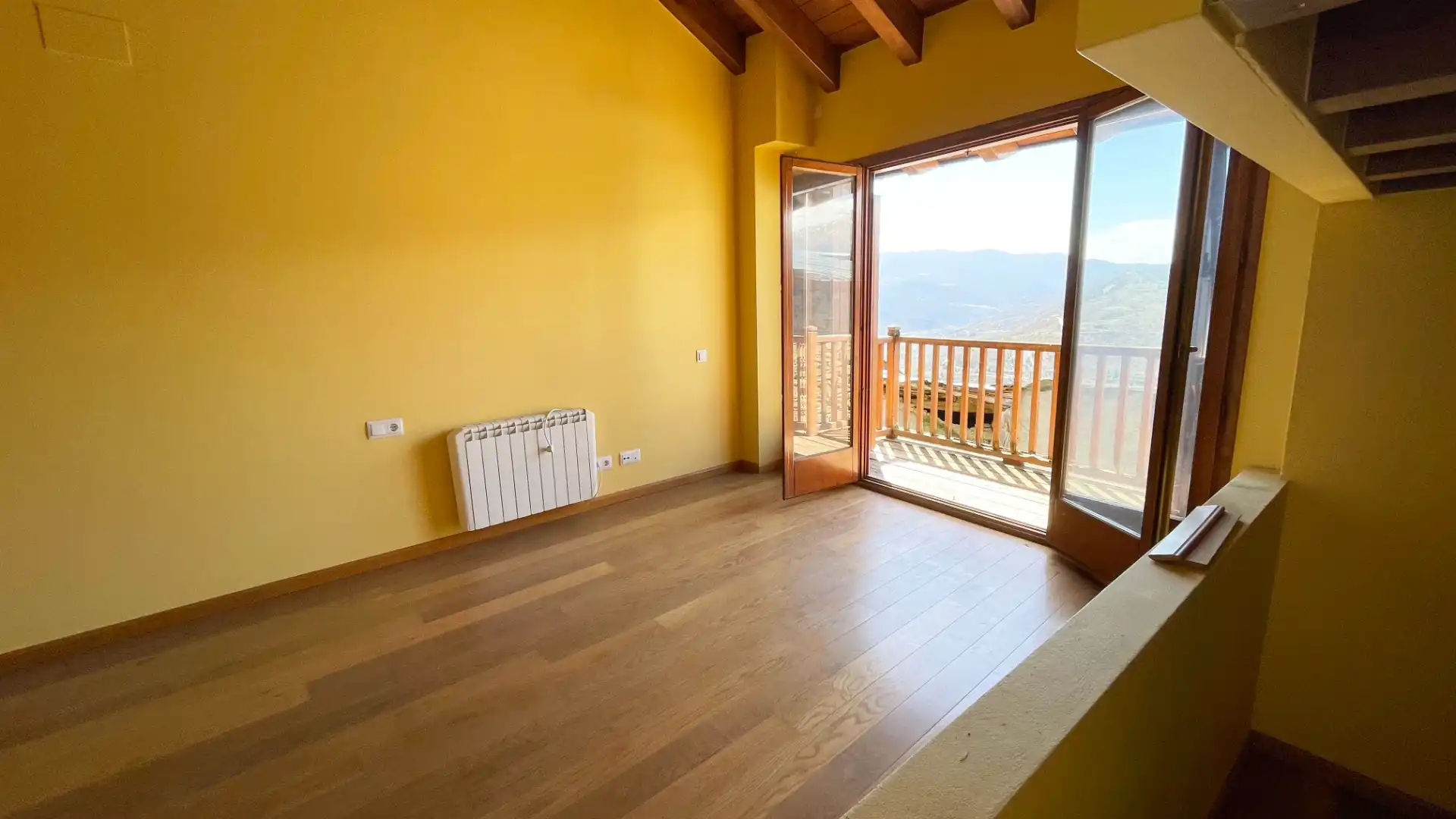 Sala d'estar de Casa o xalet en venda en Rialp amb Calefacció, Parquet i Balcó
