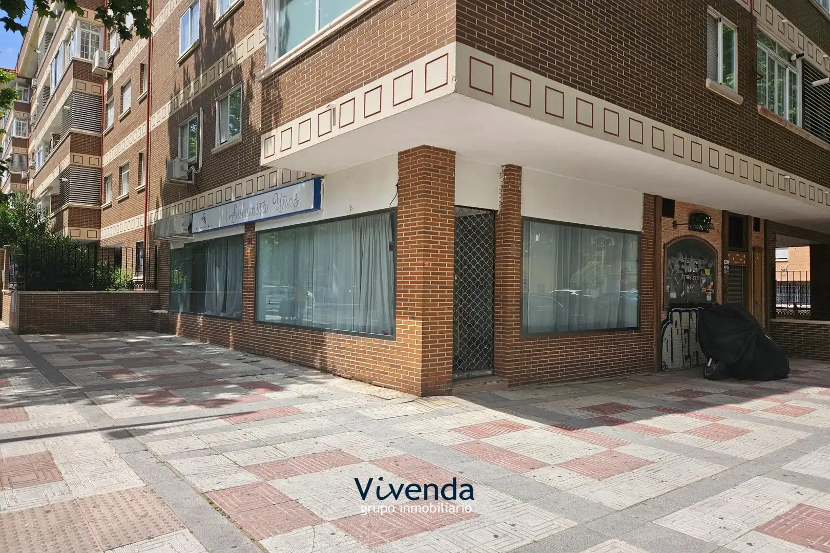 Exterior view of Commercial properties for rent in Humanes de Madrid  with Air Conditioner
