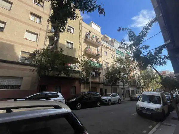 Vista exterior de Piso en venta en Esplugues de Llobregat