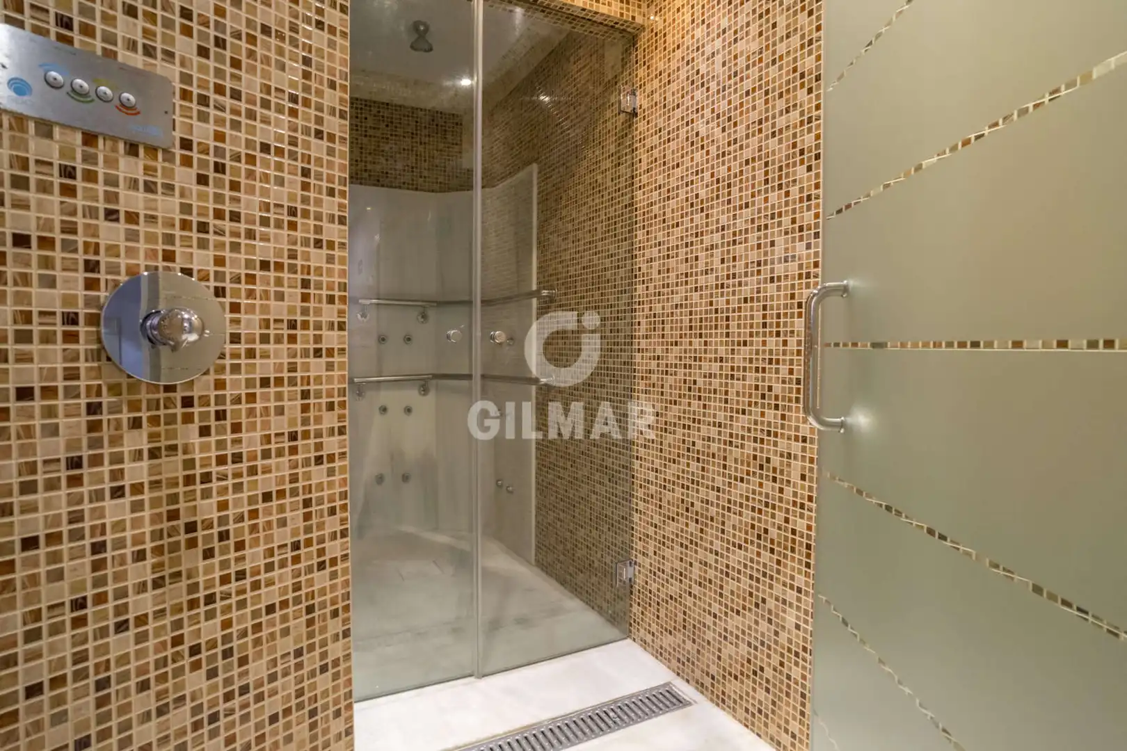 Baño de Planta baja en venta en Estepona con Calefacción, Jardín privado y Trastero
