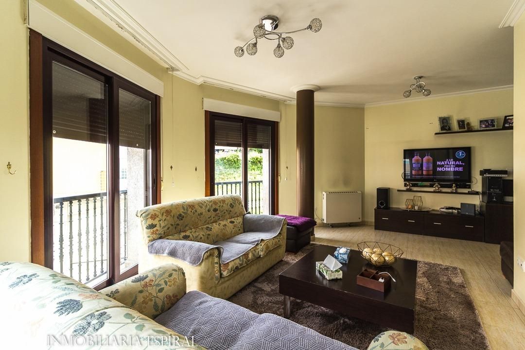 Living room of Flat for sale in O Grove    with Heating, Storage room and Balcony