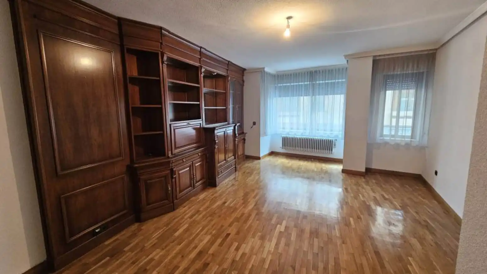Living room of Flat for rent in Salamanca  with Heating, Parquet flooring and Terrace