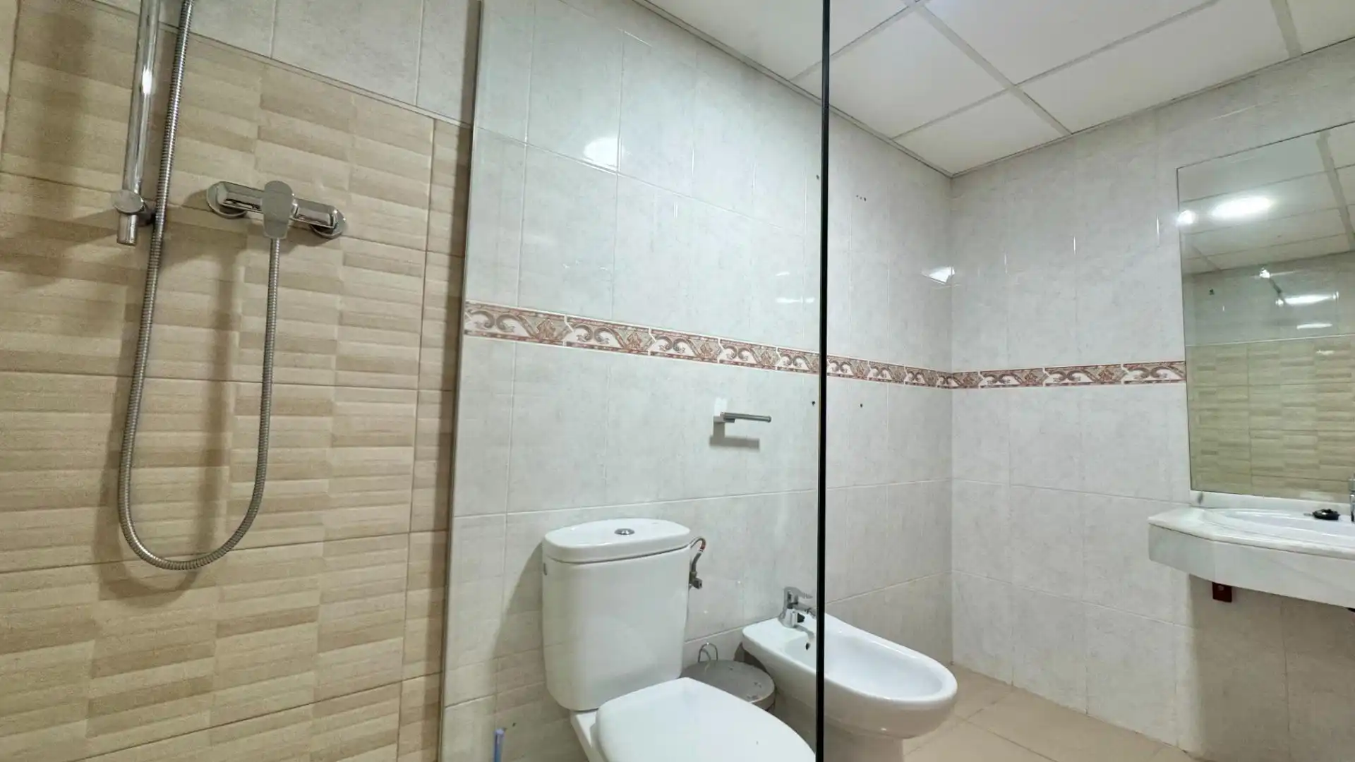 Badezimmer von Dachboden zur Miete in Málaga mit Klimaanlage, Heizung und Terrasse
