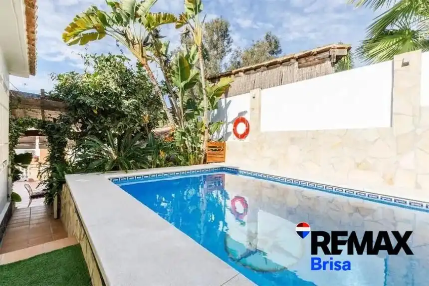 Piscina de Casa o chalet de alquiler en Vélez-Málaga con Aire acondicionado, Calefacción y Jardín privado