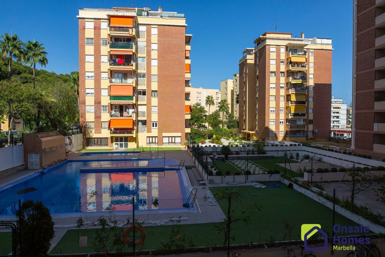 Swimming pool of Flat for sale in Marbella  with Private garden and Community pool