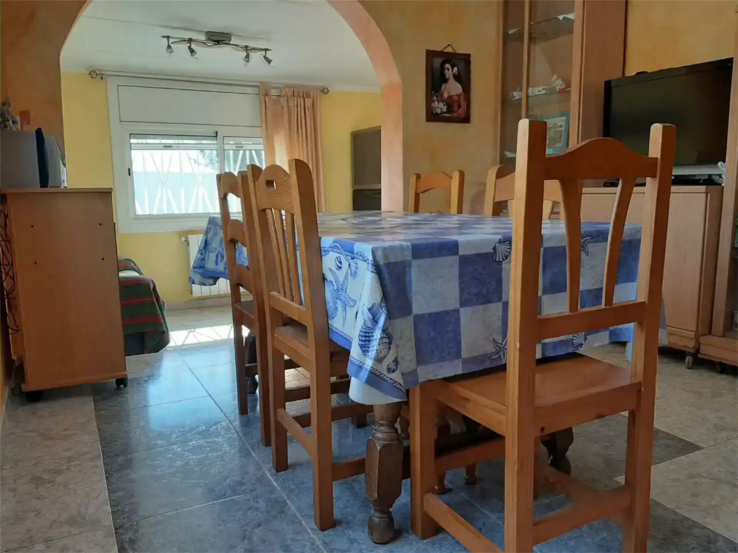 Menjador de Casa o xalet en venda en La Bisbal del Penedès amb Aire condicionat i Piscina