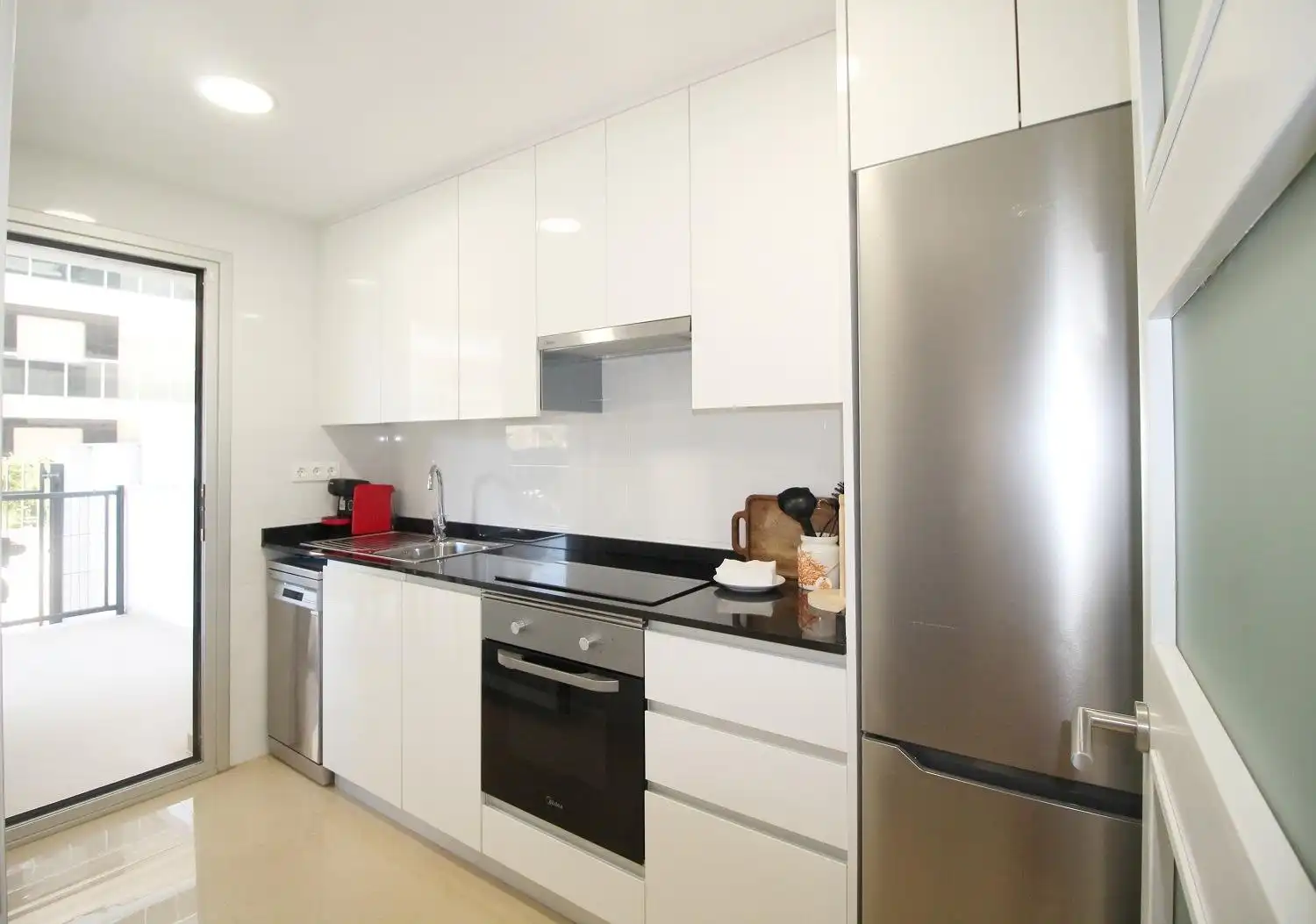 Küche von Wohnung zum Verkauf in Oropesa del Mar / Orpesa mit Klimaanlage, Privatgarten und Terrasse