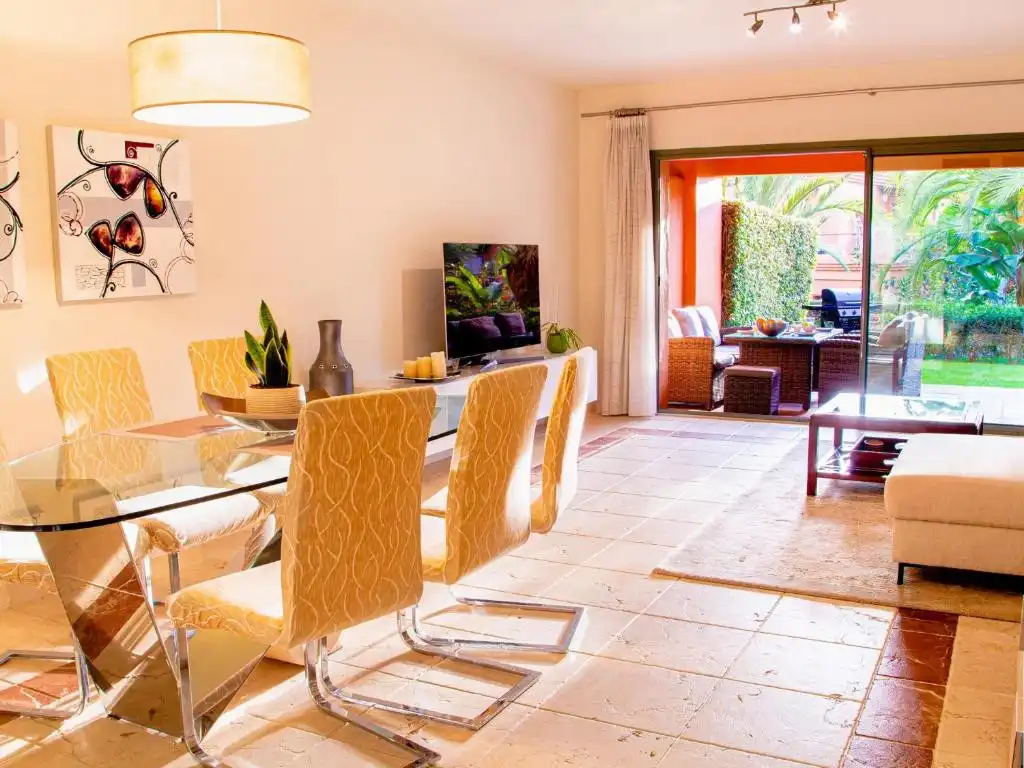 Apartamento con piscina en venta en Estepona Pueblo, imagen 14
