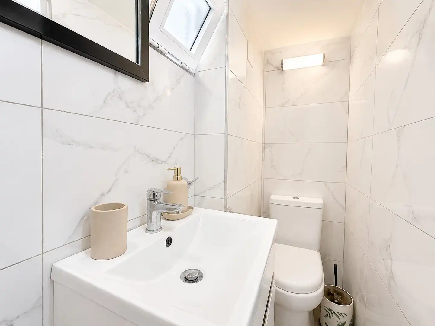 Bathroom of Flat for sale in Torrevieja  with Air Conditioner, Heating and Terrace