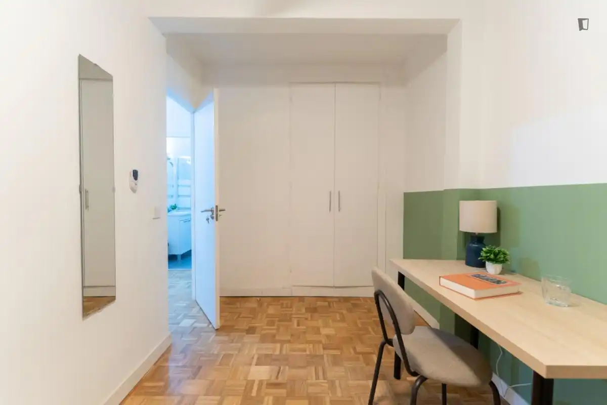 Schlafzimmer von Wohnungen zur untervermieten in Madrid mit Möbliert, Ofen und Waschmaschine
