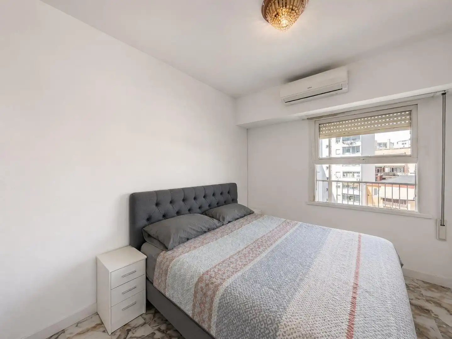 Habitación de Apartamento en venta en Alicante / Alacant con Aire acondicionado, Amueblado y Balcón