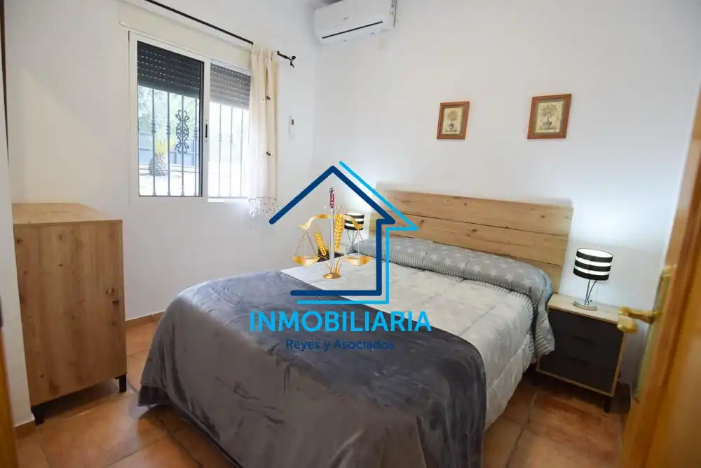Dormitori de Casa o xalet en venda en Córdoba amb Aire condicionat, Terrassa i Piscina