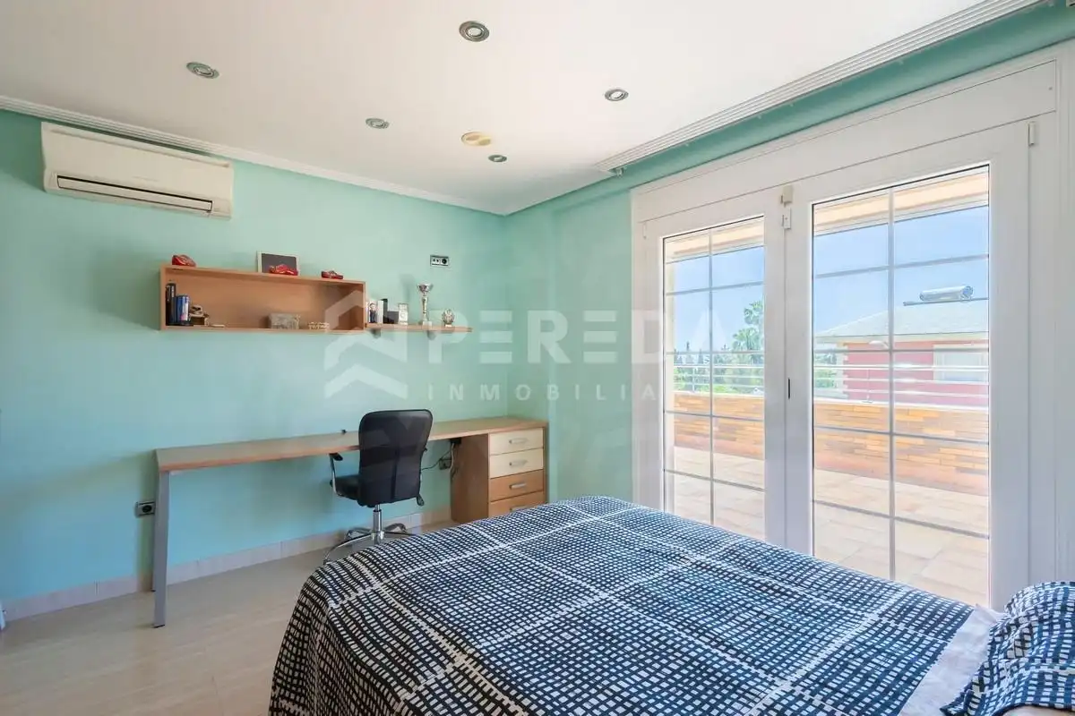 Habitación de Casa o chalet en venta en Roquetas de Mar con Aire acondicionado, Jardín privado y Piscina