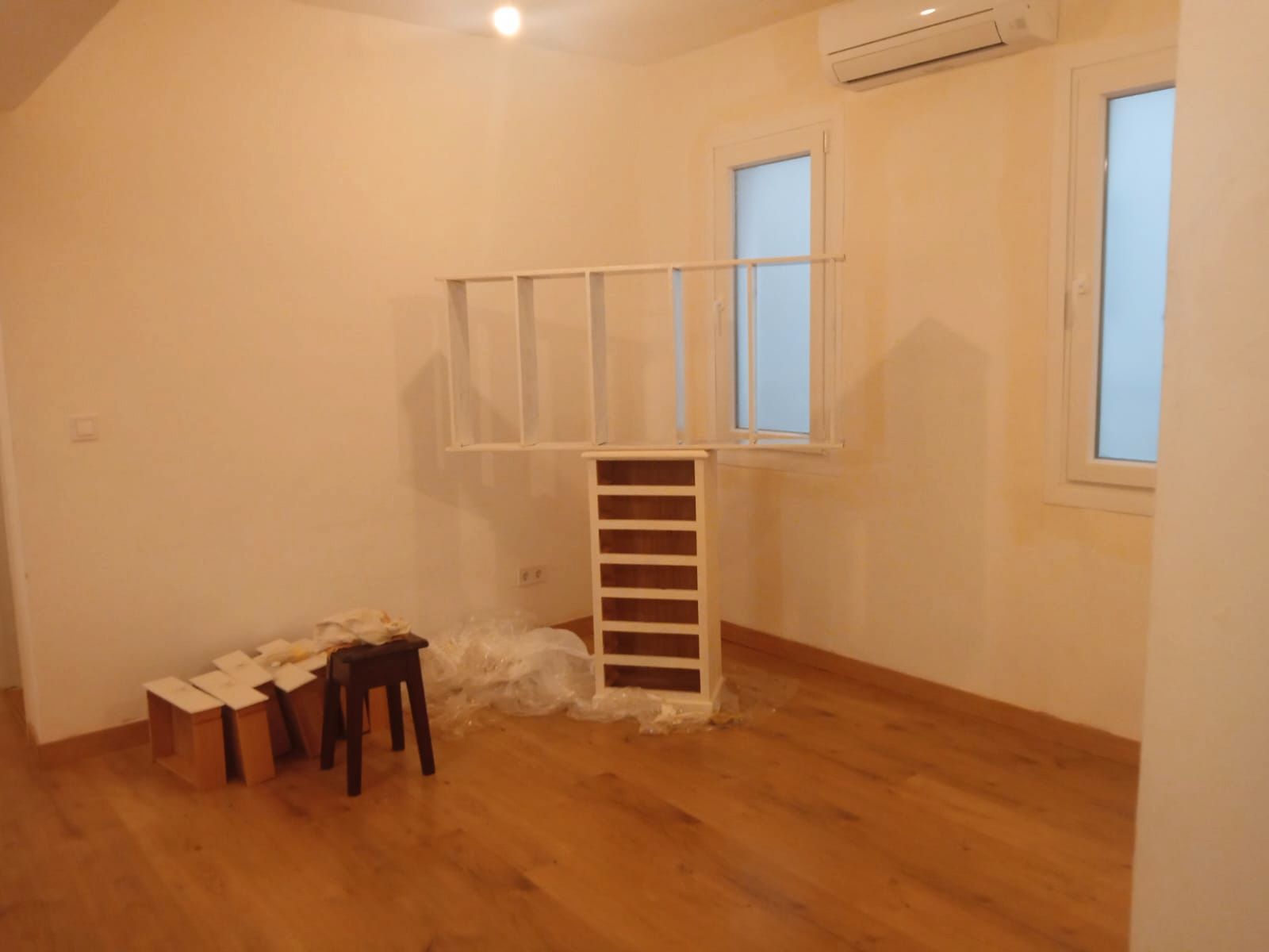 Flat to rent in  Madrid Capital  with Air Conditioner, Heating and Washing machine