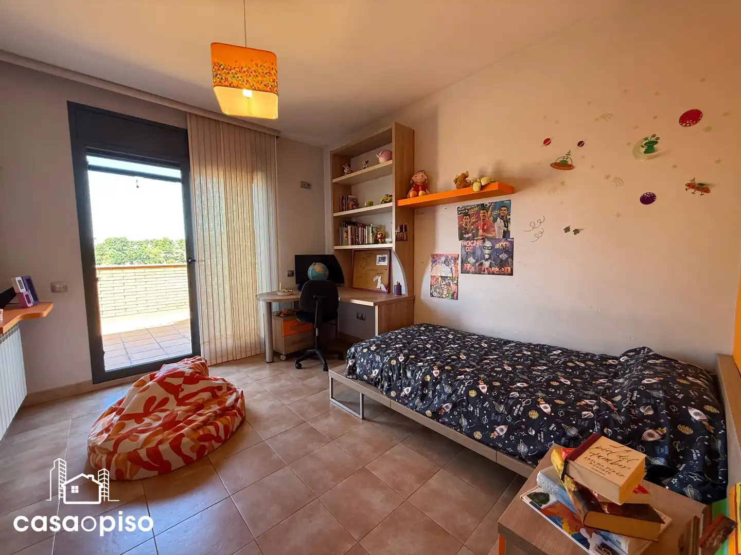 Schlafzimmer von Haus oder Chalet zum Verkauf in Rubí mit Klimaanlage, Heizung und Privatgarten