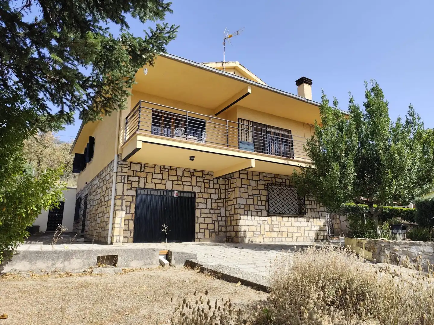 Exterior view of Houses for sale in Cercedilla  with Heating, Private garden and Terrace