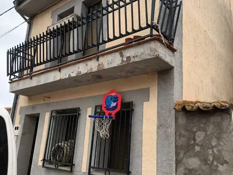 Vista exterior de Casa adosada en venta en Mengamuñoz, Ávila