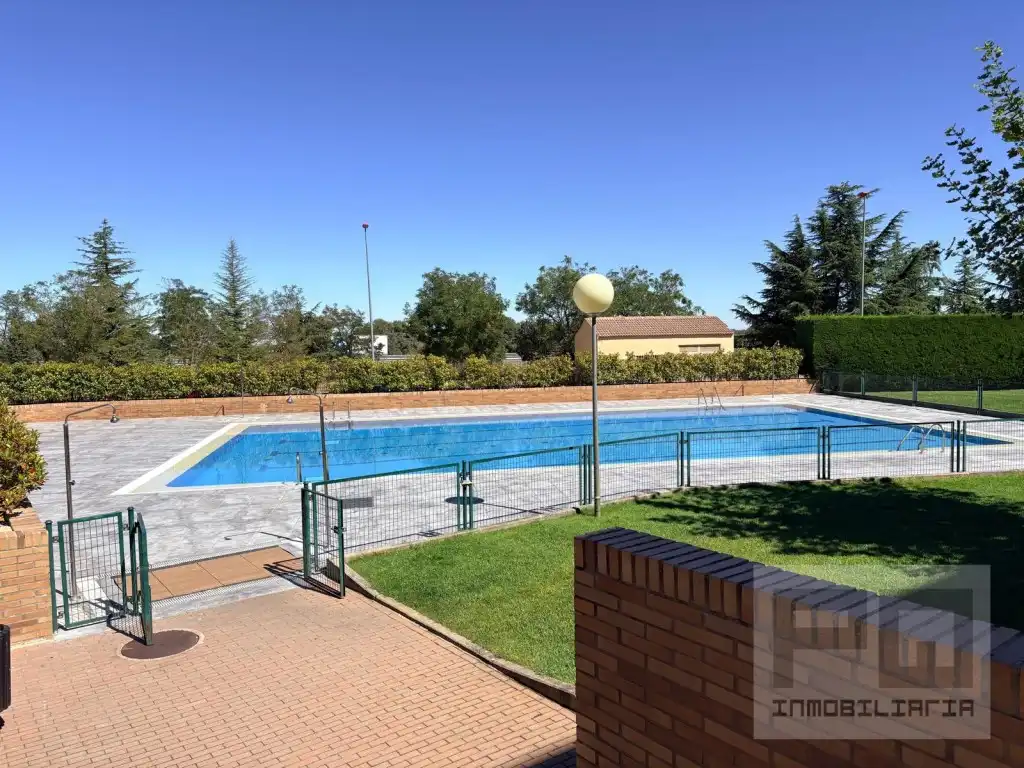 Schwimmbecken von Wohnung zum Verkauf in Ávila