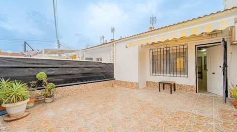 Bungalow sin vecinos arriba con parcela de 72 m2 en La Torreta II, Torrevieja