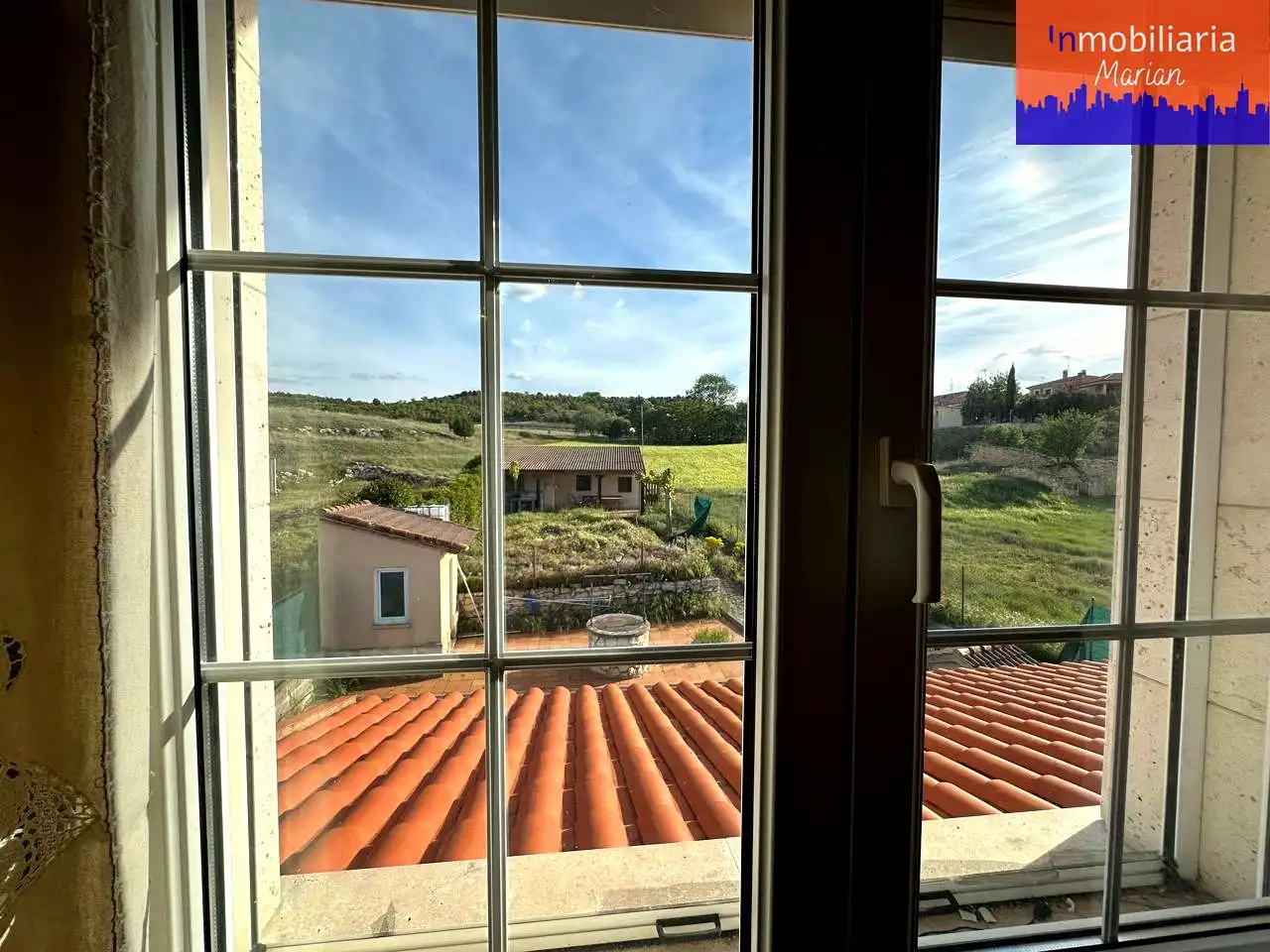 Vista exterior de Casa o xalet en venda en Milagros amb Calefacció, Jardí privat i Terrassa