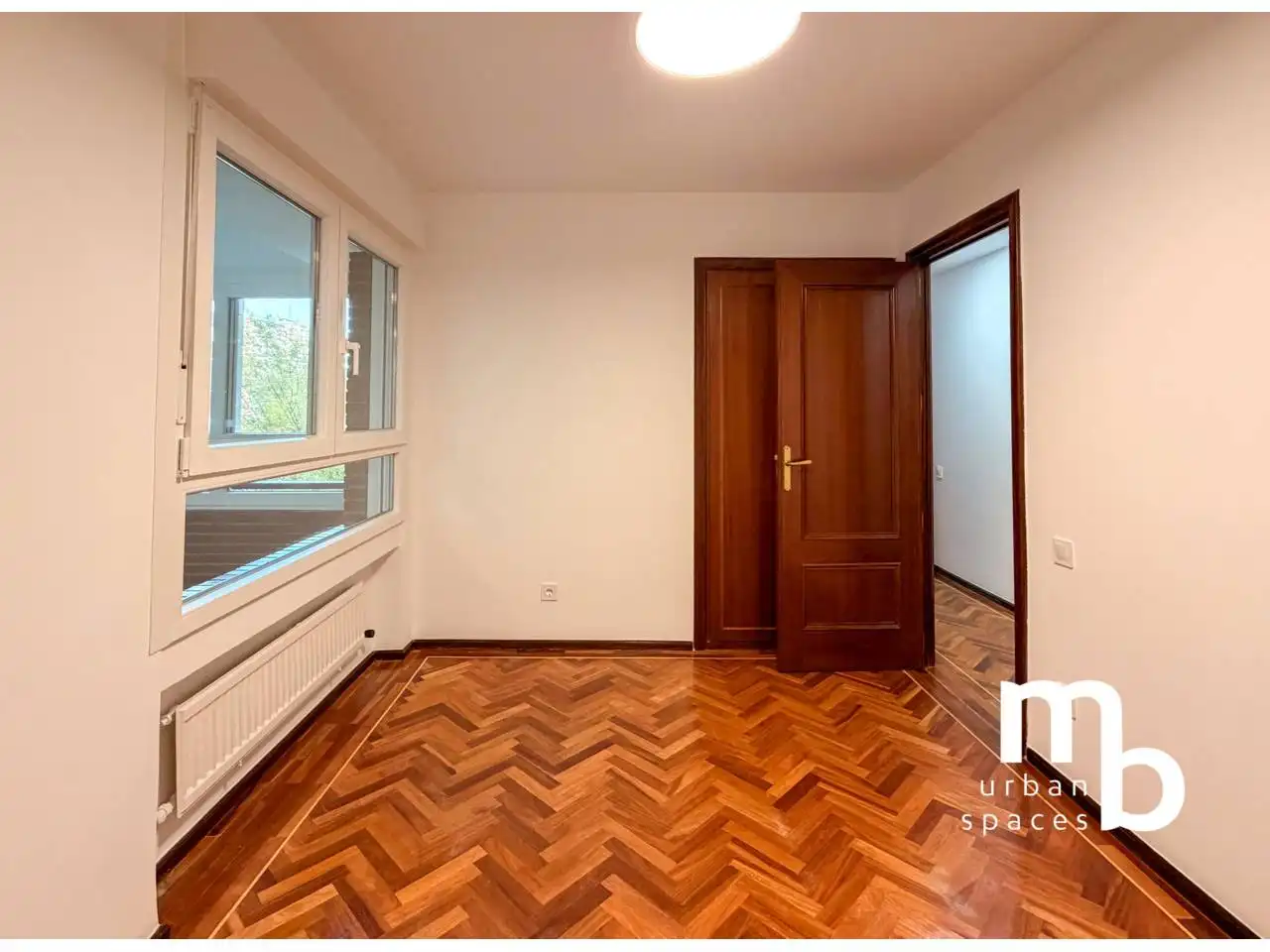Bedroom of Flat for rent in Fuencarral - El Pardo