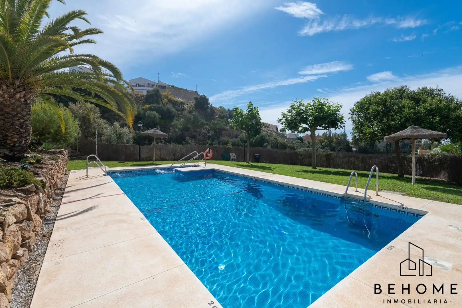 Piscina de Piso en venta en Rincón de la Victoria con Trastero y Piscina comunitaria