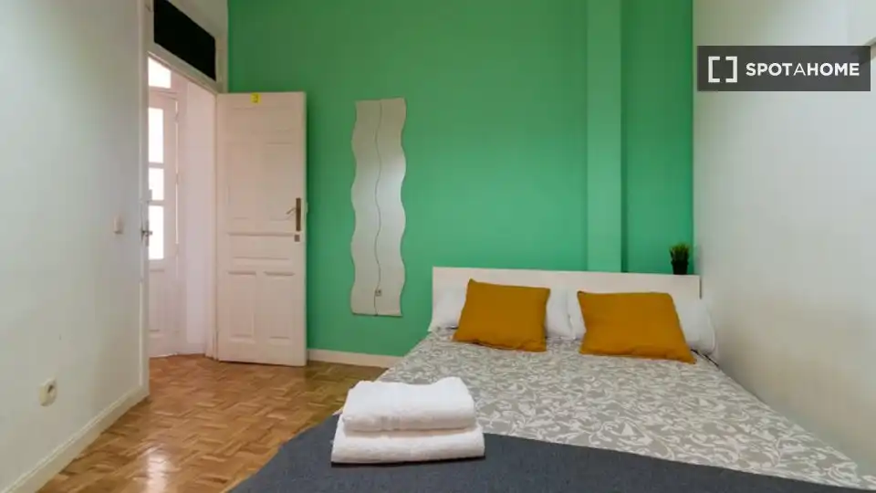 Room in Trafalgar