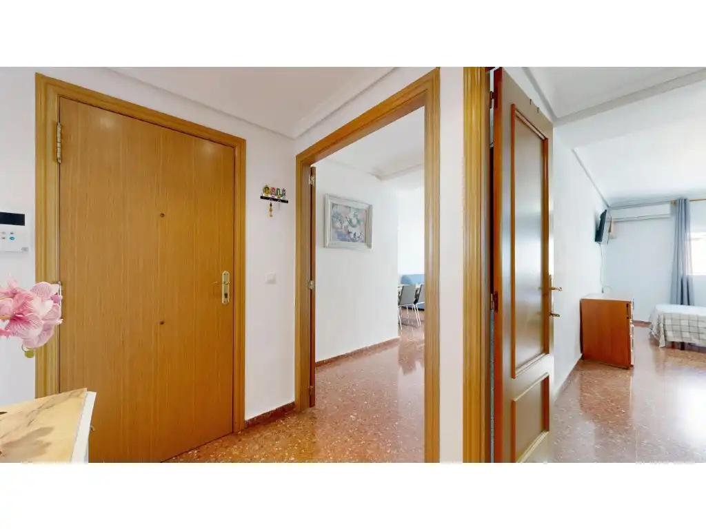 Flat for sale in Torrent  with Air Conditioner and Balcony