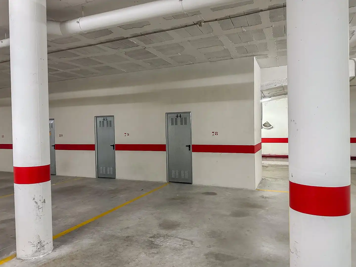 Parking of Flat for sale in Aspe  with Air Conditioner and Balcony