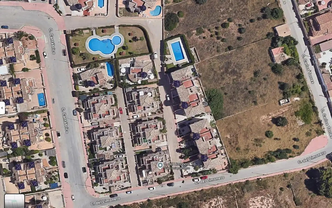 Vista exterior de Apartament en venda en Orihuela amb Aire condicionat, Jardí privat i Piscina