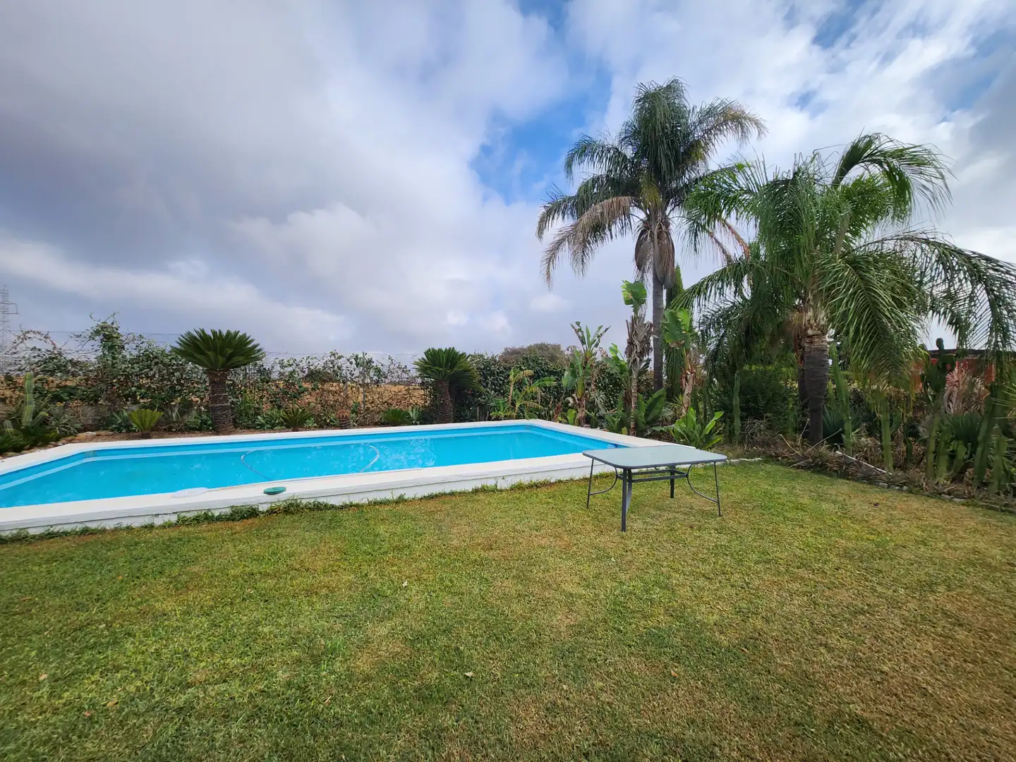 Swimming pool of Houses for sale in Alcalá de Guadaira  with Air Conditioner, Heating and Private garden
