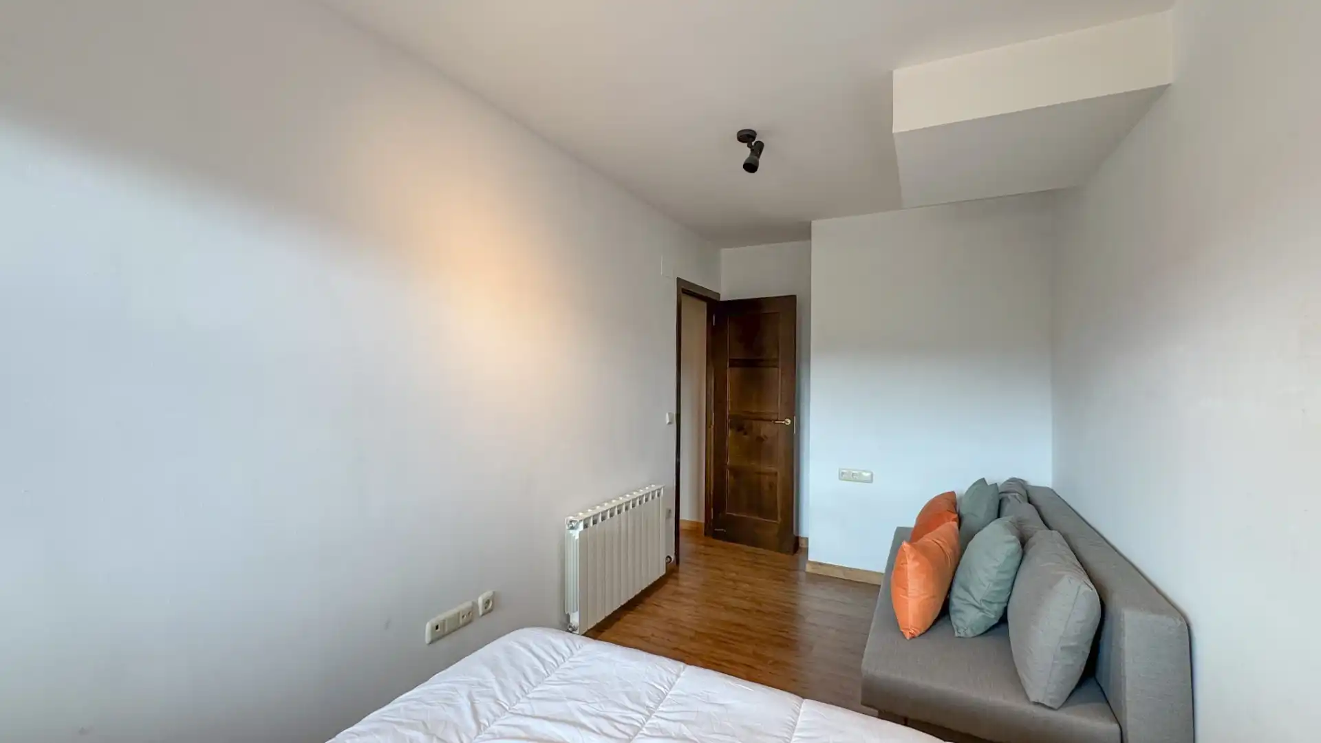 Schlafzimmer von Wohnung zum Verkauf in Puigcerdà mit Heizung, Parkett und Terrasse