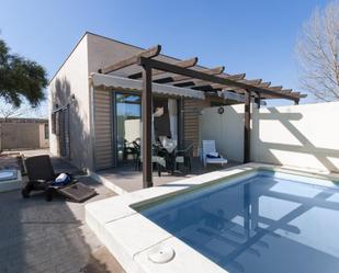 Piscina de Casa o xalet en venda en Oliva amb Aire condicionat, Terrassa i Piscina