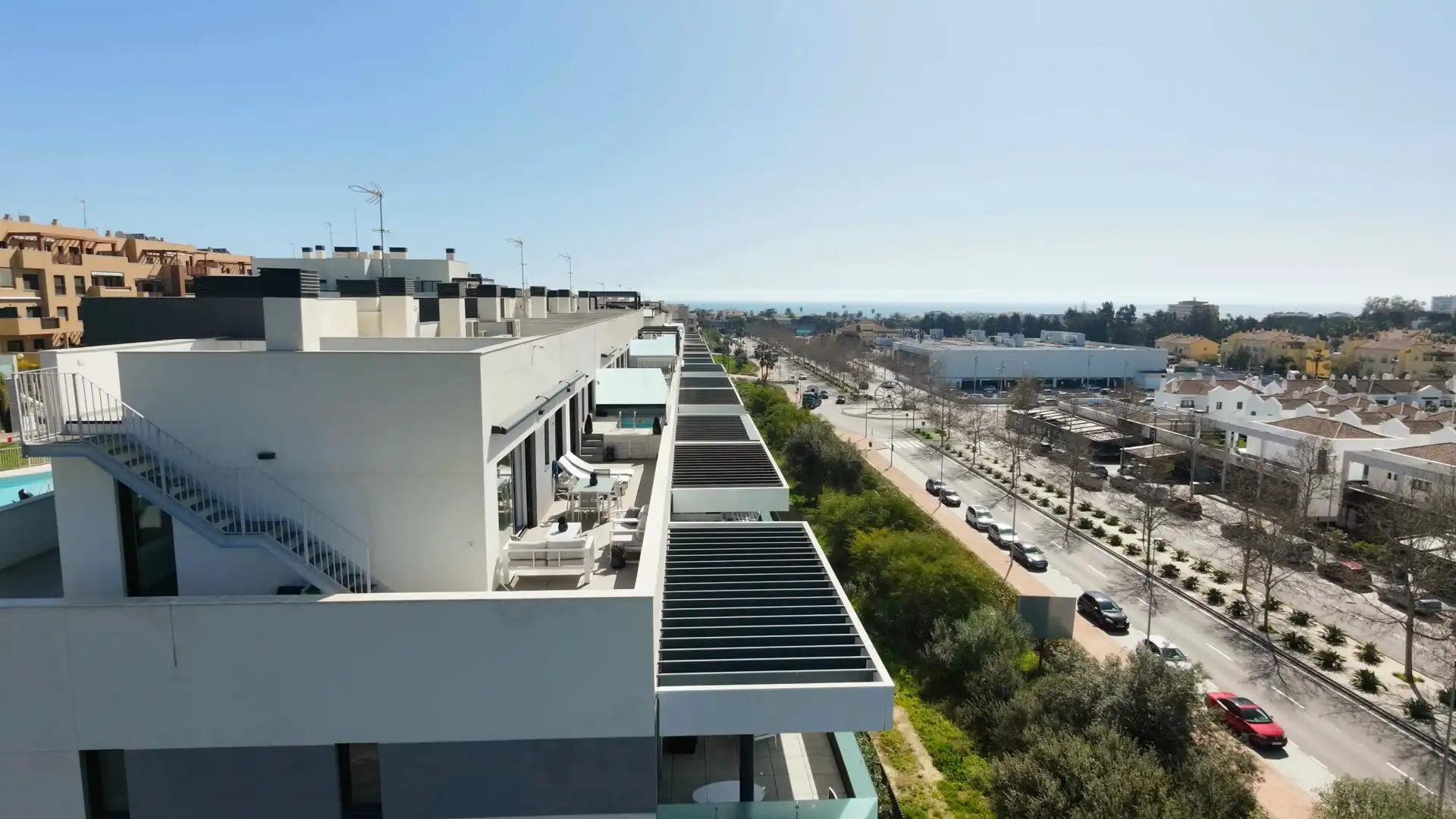 Vista exterior de Ático en venta en Mijas con Aire acondicionado, Terraza y Piscina