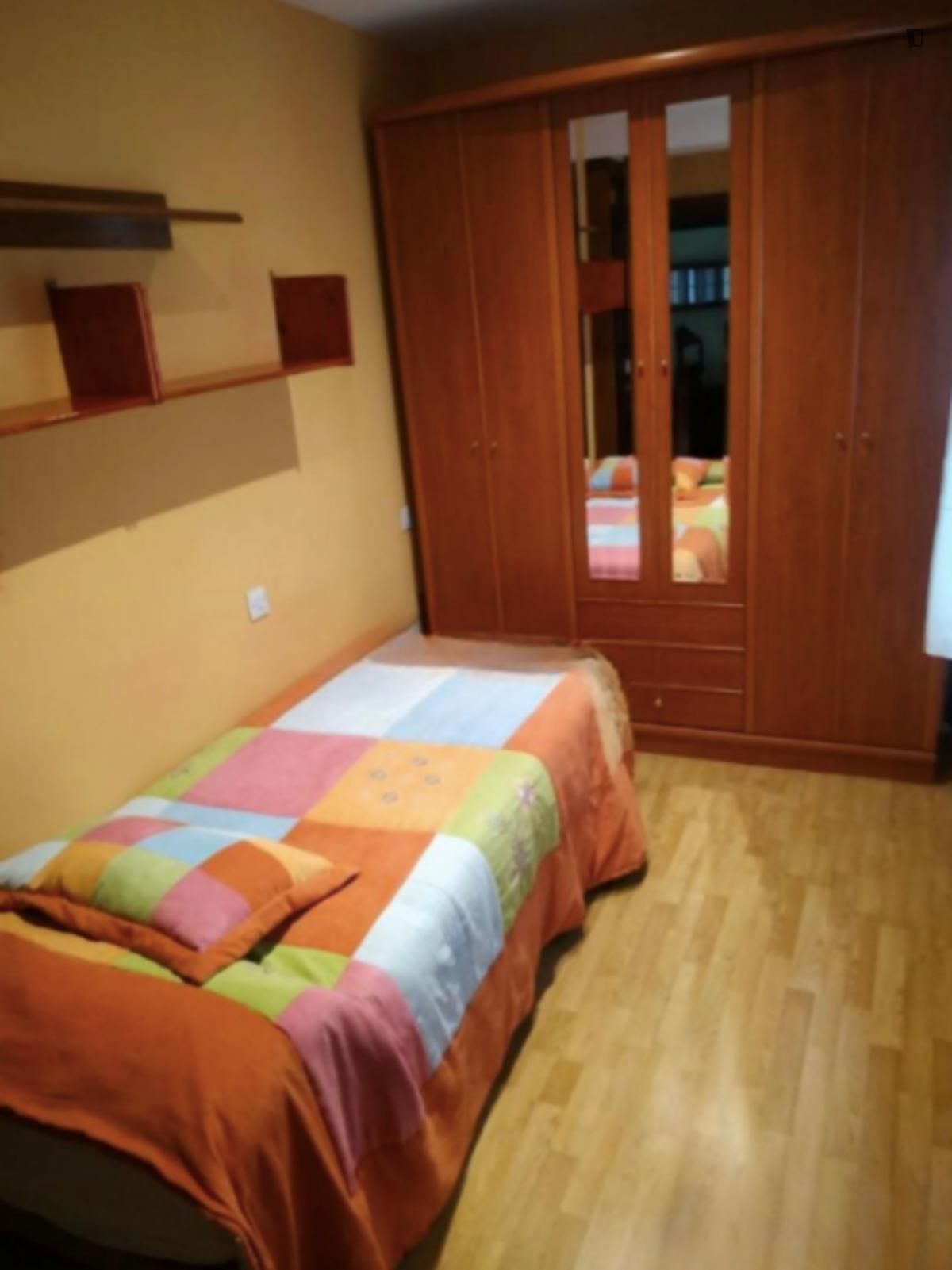 Apartment to share in Milán - Pumarín