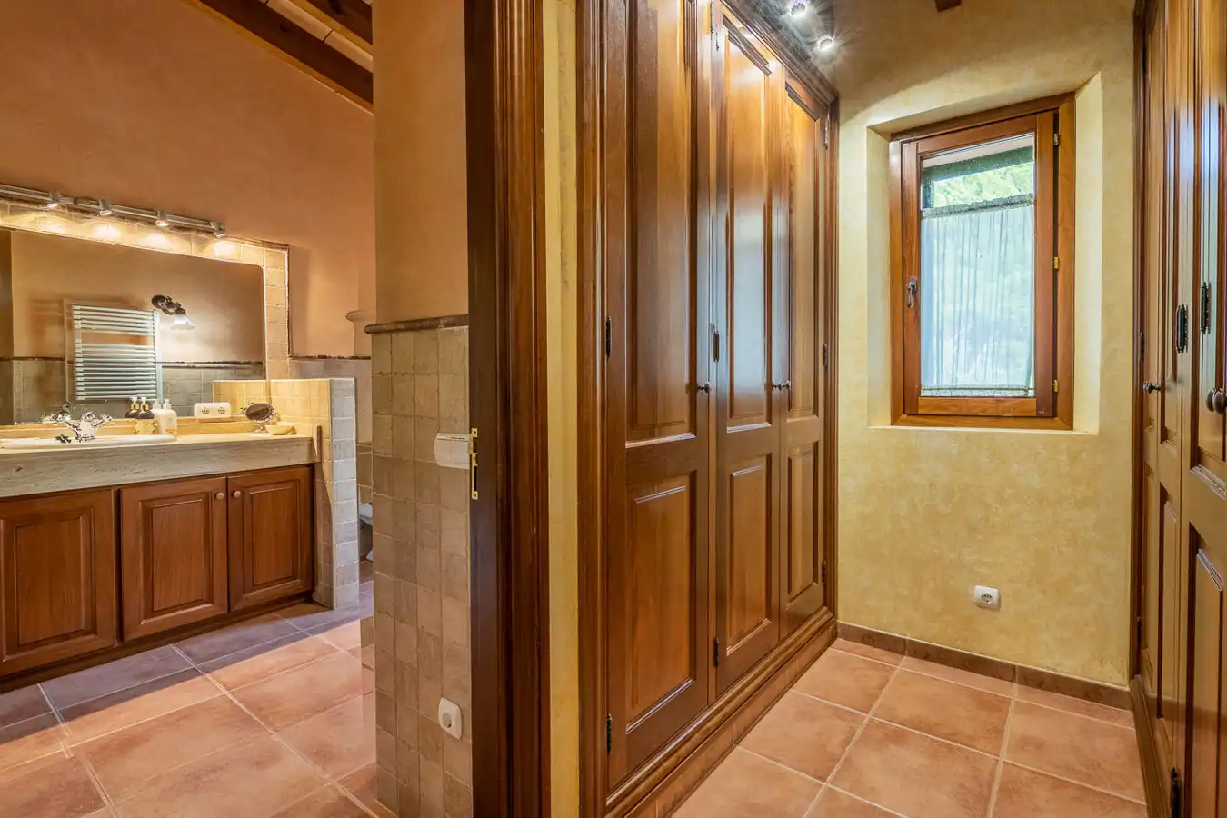 Country homes for sale in Deià