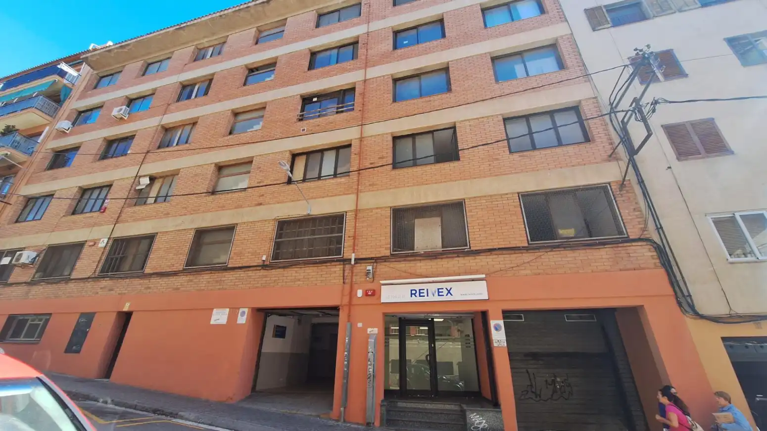 Vista exterior de Local en venda en Mataró