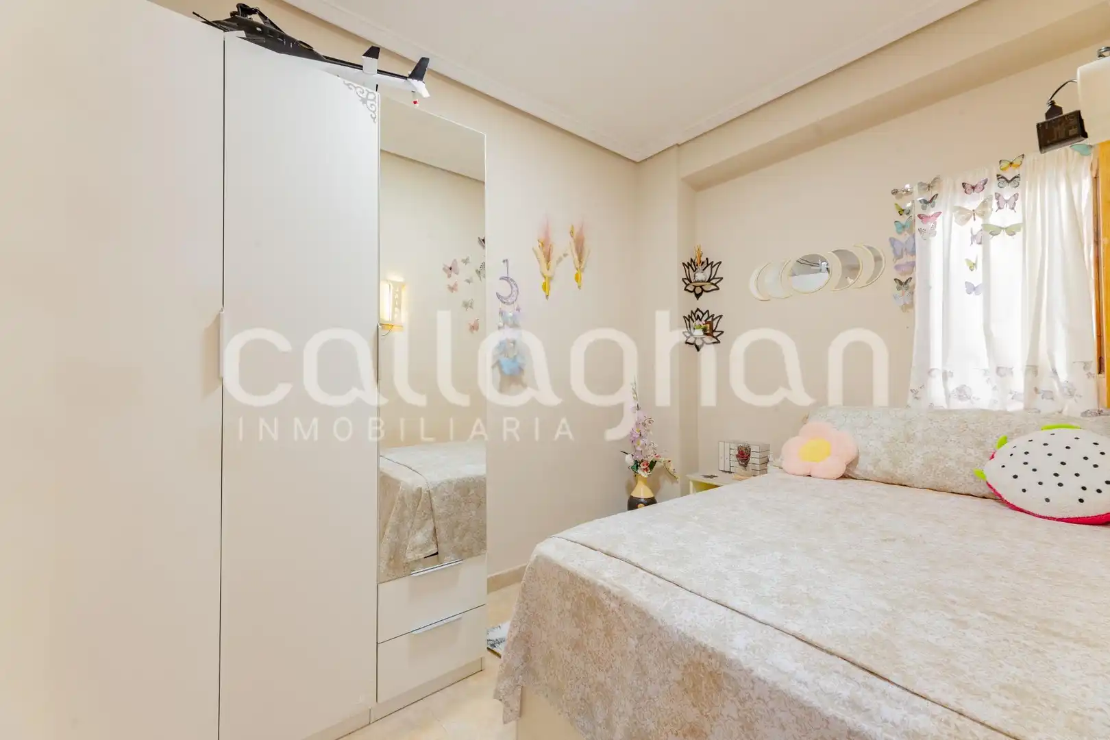 Bedroom of Flat for sale in Silla  with Air Conditioner, Terrace and Furnished