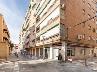 Local comercial en venda a Calle Polo y Caña